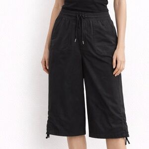 REI Co-op Women’s Black Cropped Hiking Pants